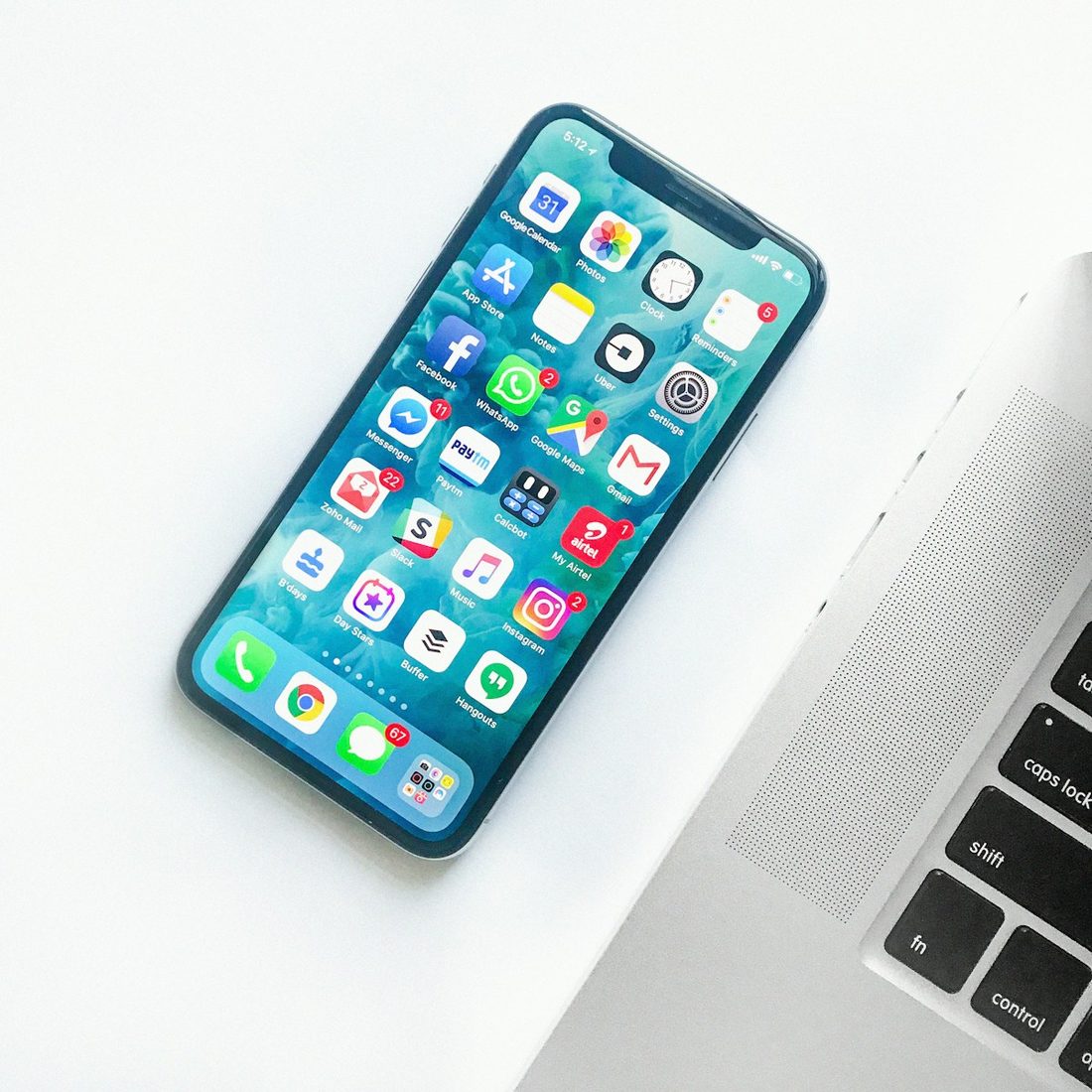 雷竞技 APP 赛程与赛事列表界面示意